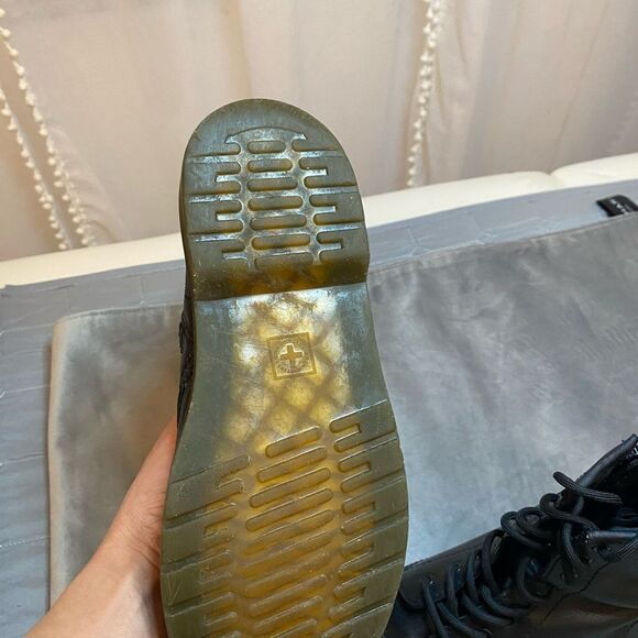 Dr. Martens genuine leather boots, size 7 - Picture 8 of 8